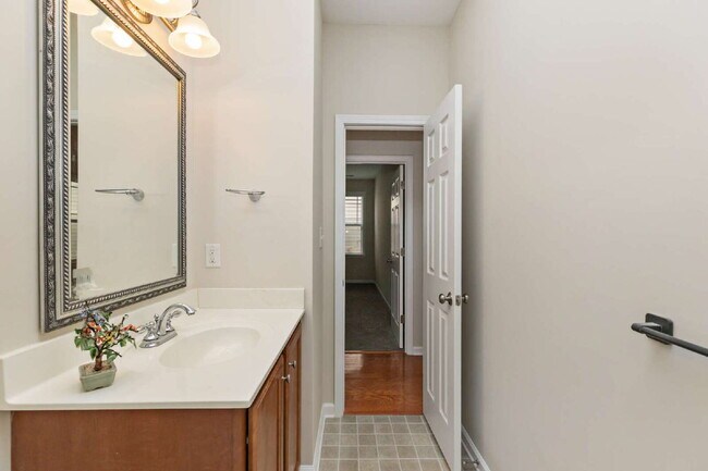 Building Photo - 19 Denby Cir