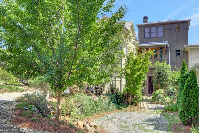 Building Photo - 10659 Serenbe Ln