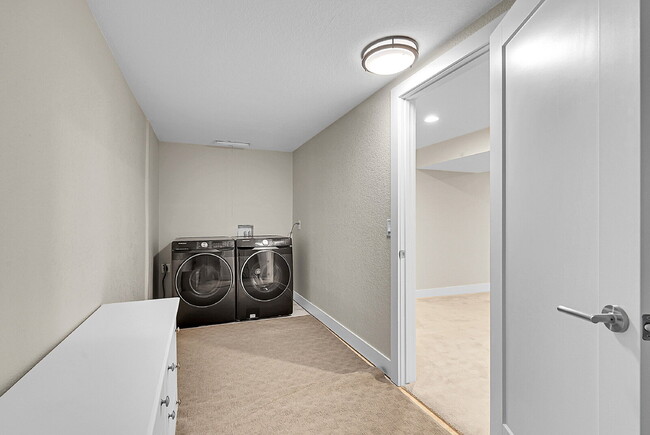 Building Photo - $3,195.00, 4 bed, 3 bath located in Arvada.