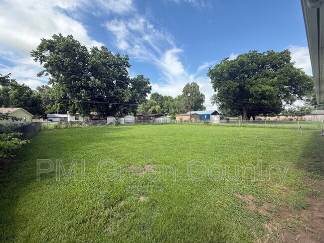 Building Photo - 30375 E 150th St S