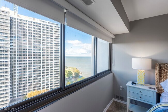 Building Photo - 12550 Lake Ave