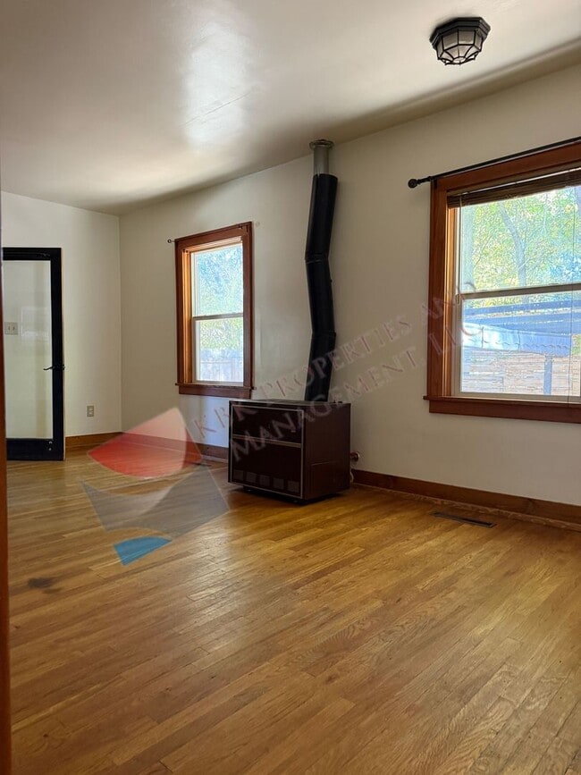 Building Photo - 38 Cascade Ave