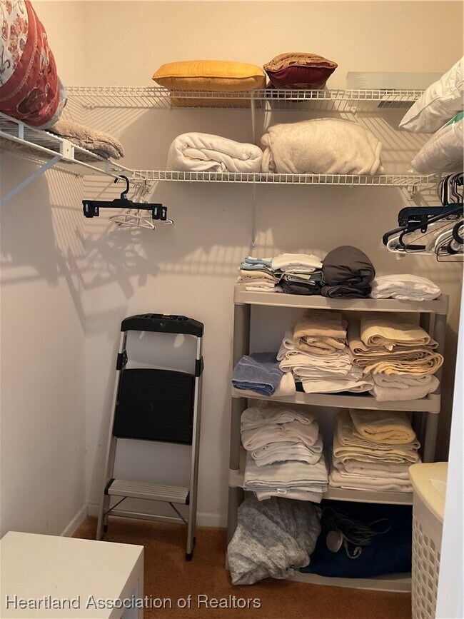 Building Photo - 3641 Edgewater Dr