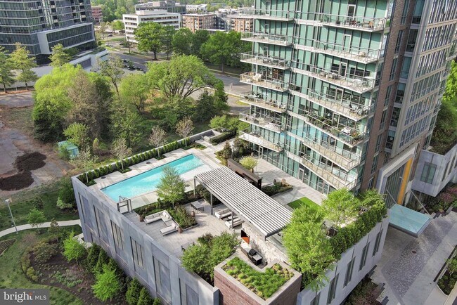 Building Photo - 7887 Jones Branch Dr