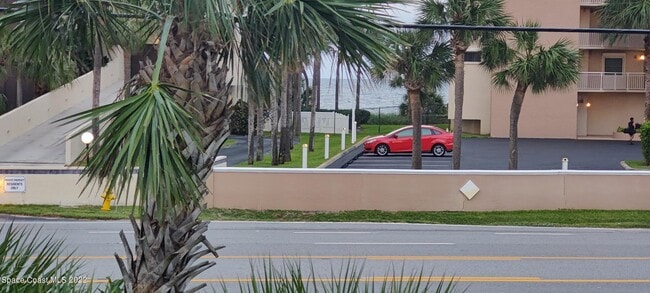 Building Photo - 100 Coral Way E