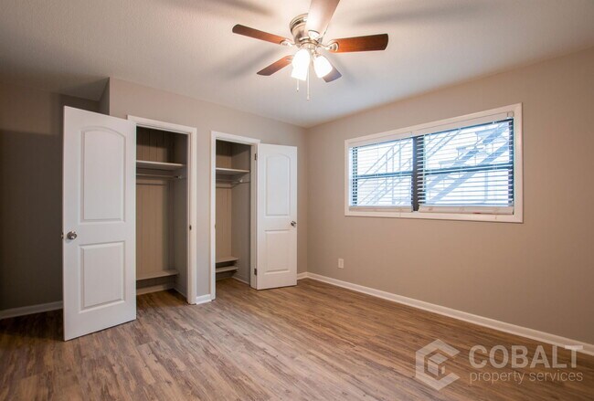 Building Photo - 886 St Charles Ave NE