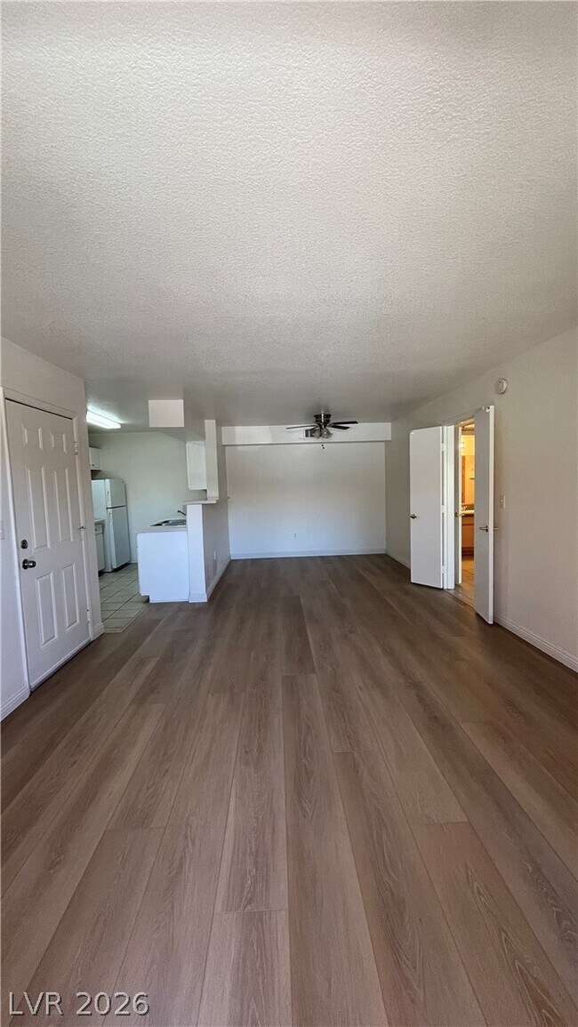 Building Photo - 8101 W Flamingo Rd