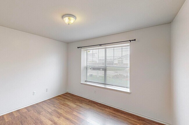 Building Photo - Adorable 3 bedroom 2 bath in Burleson Texas!