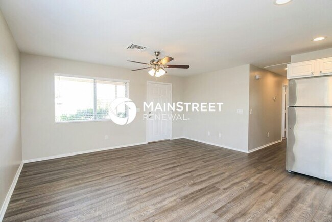 Building Photo - 3 Bedroom Pet-Friendly Home in Mesa, AZ with Main Street Renewal