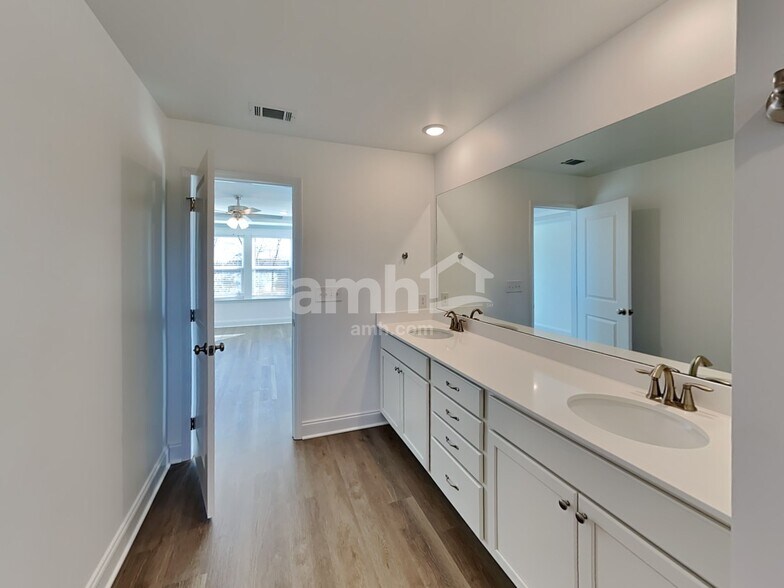 Building Photo - 119 Wendell K Rd