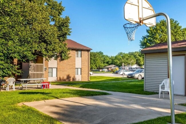 Building Photo - 1220 Hardin Dr