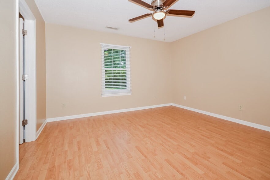 Building Photo - 9012 Lighthorse Dr