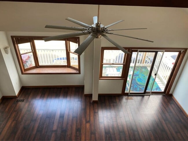 Building Photo - One Bedroom Loft in Covington!!