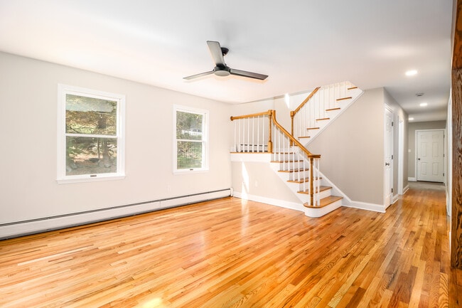 Building Photo - 85 Ironworks Hill Rd