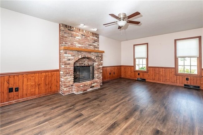 Building Photo - 238 Cumberland Dr