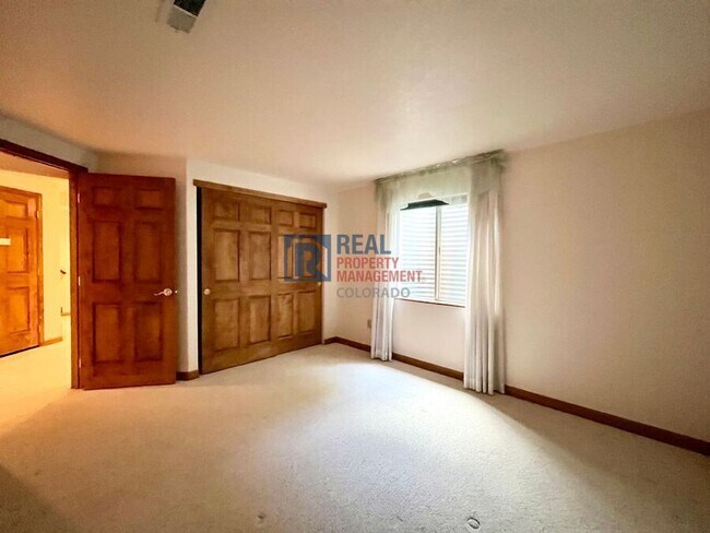 Building Photo - 11144 Navajo St
