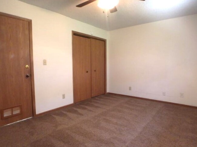 Building Photo - Fantastic 3 Bed 2.5 Bath Condo In S. Columbia