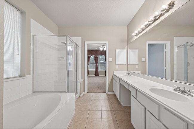 Building Photo - 4623 Russett Ln