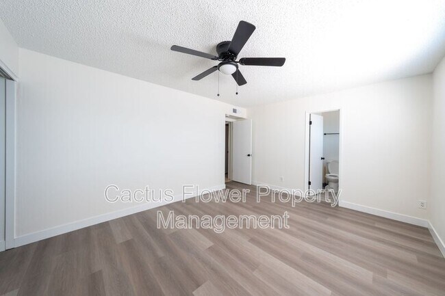 Building Photo - 2147 W Edgewood Ave