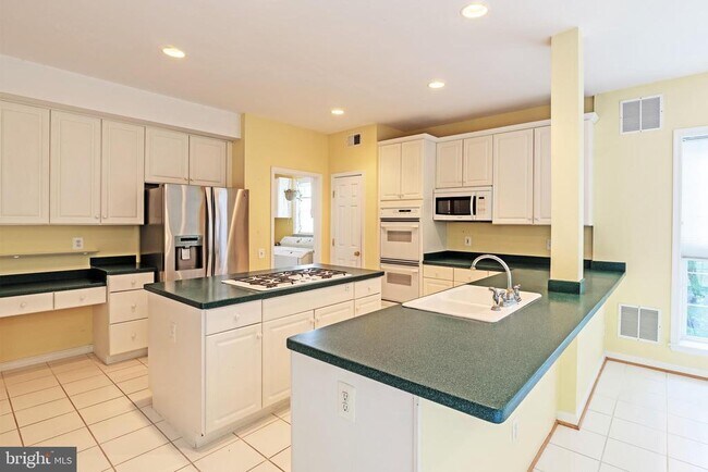 Building Photo - 47174 Chambliss Ct