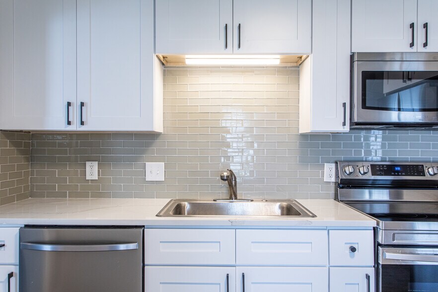 Tons of cabinet storage - 894 Ormewood Ave SE