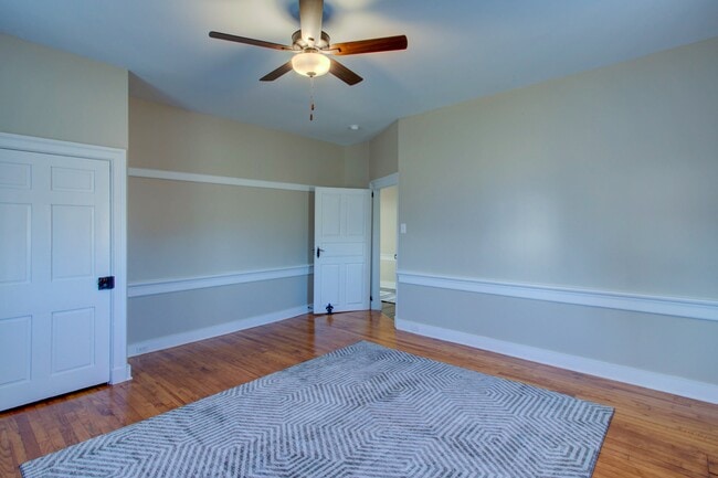 Building Photo - 796 Long Ln