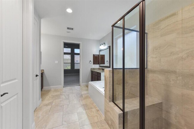 Building Photo - 23426 Millbrook Dr