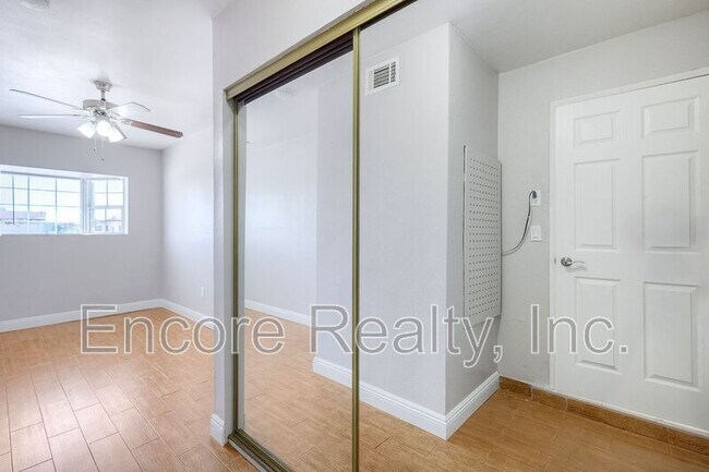 Building Photo - 71 E Palomar St