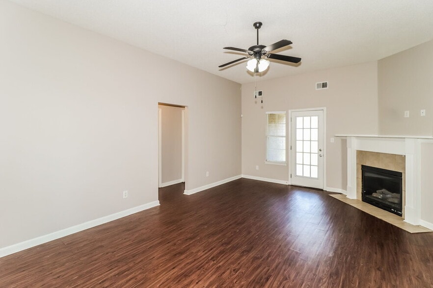 Building Photo - 7972 Ridgedale Dr