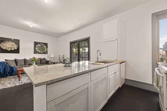 Building Photo - 100 W Hamilton St