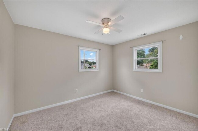 Building Photo - 805 Fairfield Blvd