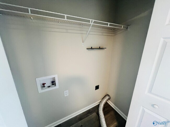 Building Photo - 1807 Graymont Ln SW