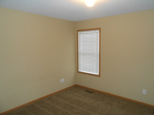 Building Photo - 2271 Landcrest Dr