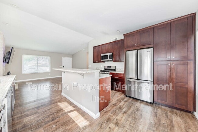 Building Photo - 4976 Tyler St