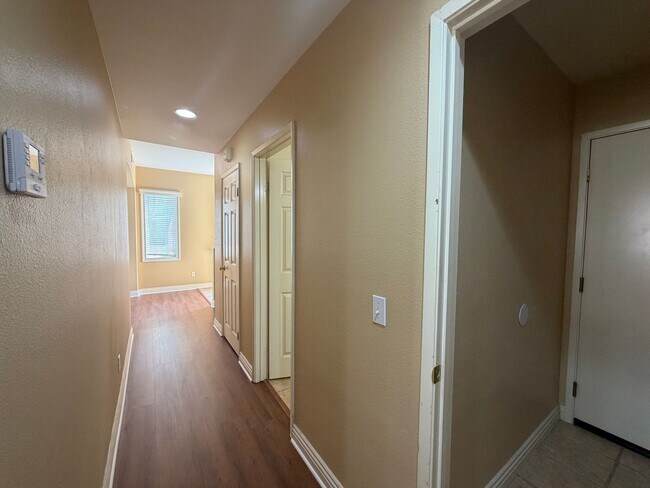 Building Photo - 1683 Falcon Peak St