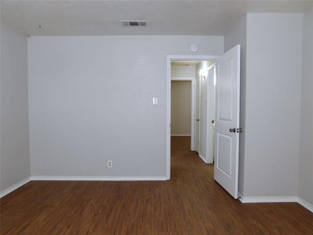 Building Photo - 3305 Gardenview Cir