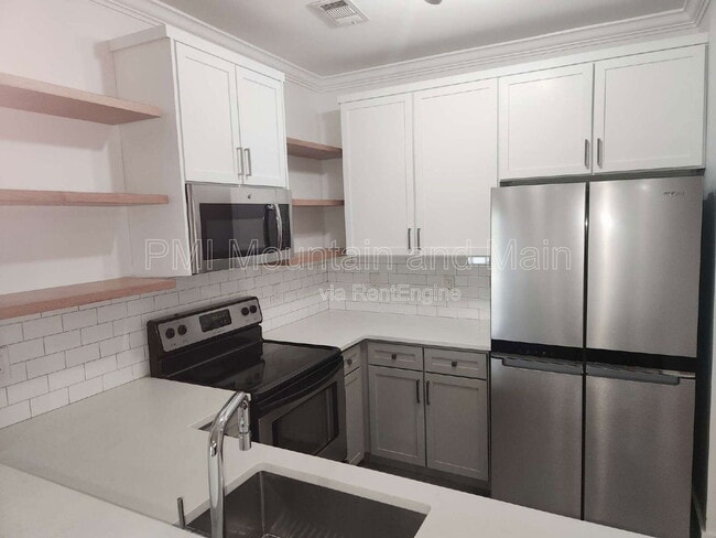 Building Photo - 9 Kenilworth Knolls