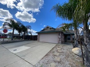 Building Photo - Gorgeous Corner Lot with Large Backyard