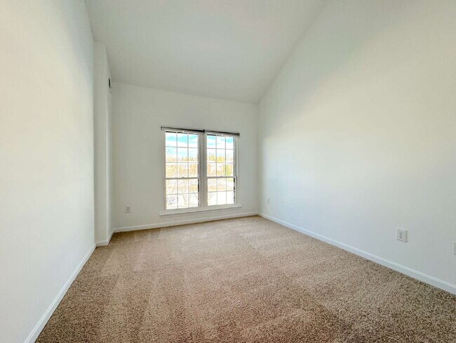 Building Photo - Stunning Top-Floor Penthouse Condo – Loaded with Luxury Upgrades!