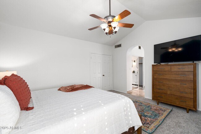 Building Photo - 2826 N Villas Ct