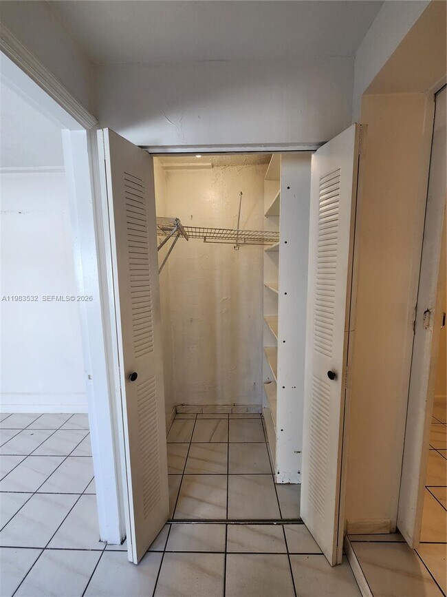 Building Photo - 2210 SW 89th Ct