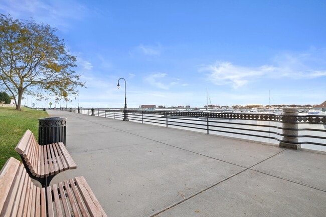 Building Photo - 4 Gas Light Dr