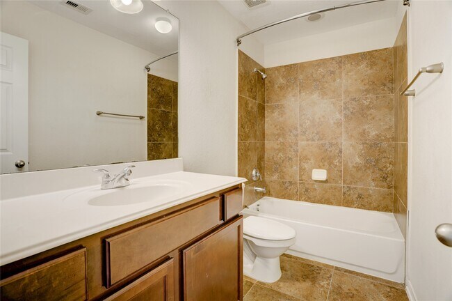 Building Photo - 10046 Hillside Bayou Dr