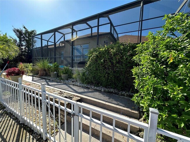 Building Photo - 4727 Spinnaker Dr