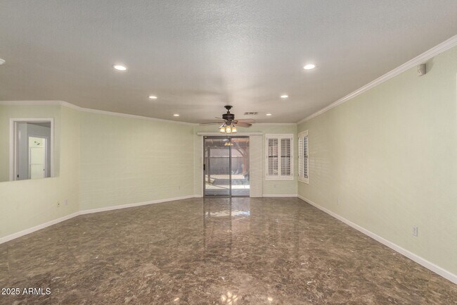 Building Photo - 881 E Appaloosa Rd