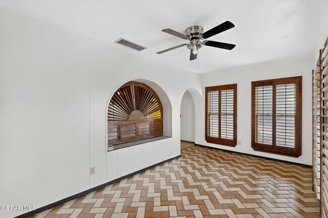 Building Photo - 4536 R L Shoemaker Dr