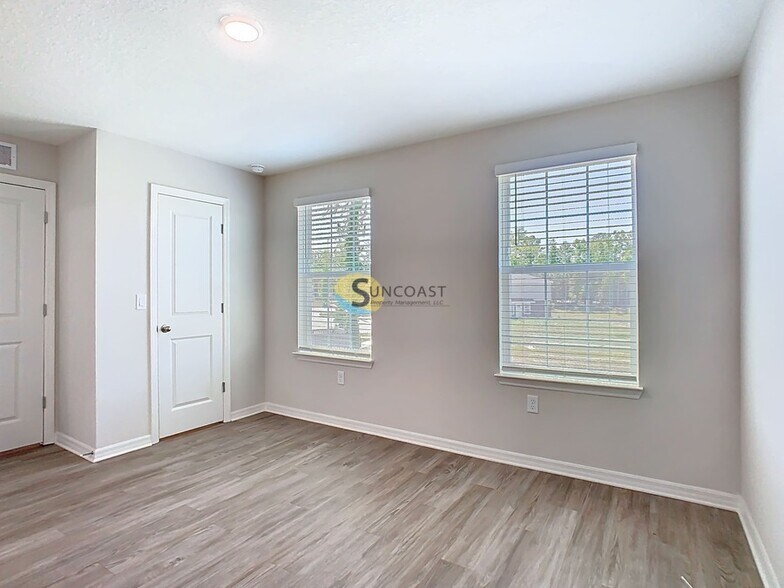 Building Photo - 3821 SW 43rd Ct