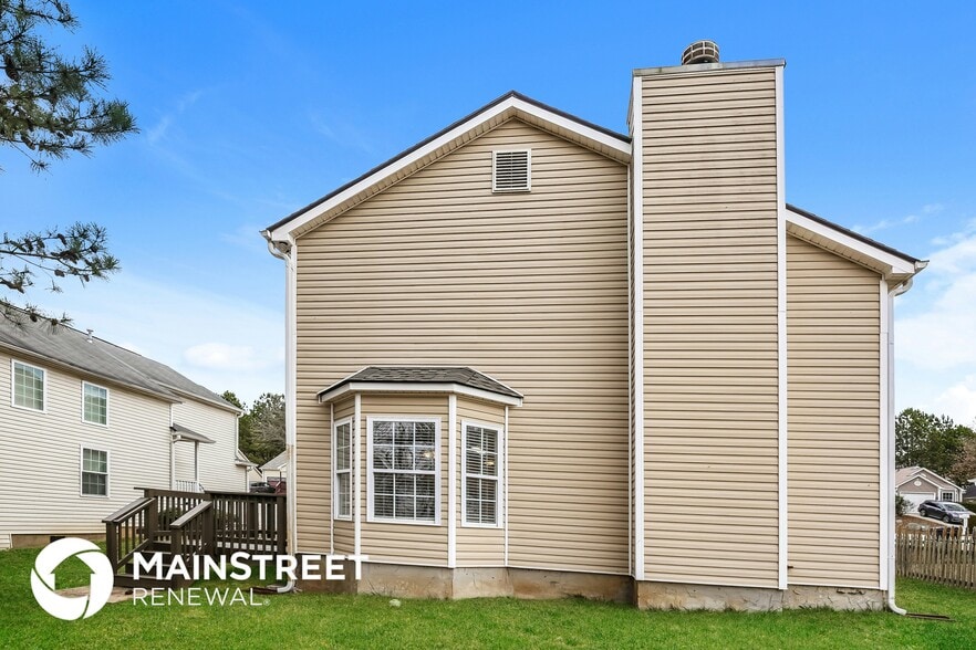 Building Photo - 1055 Abercorn Way