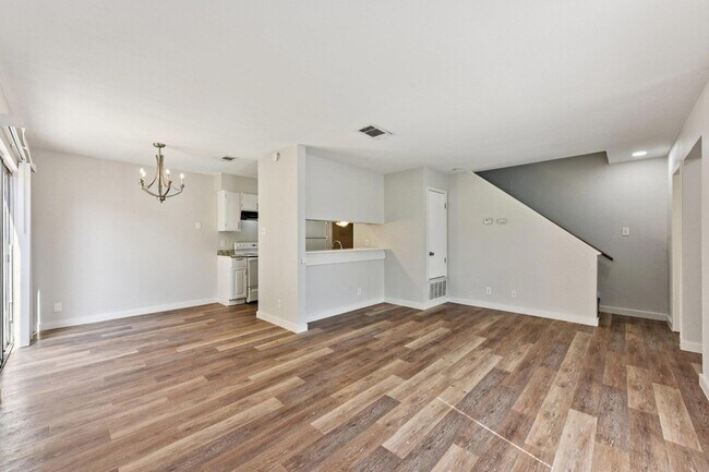 Building Photo - 1210 Southport Dr