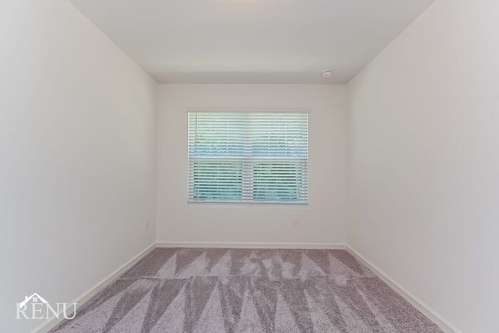 Building Photo - 3106 Calcutta St